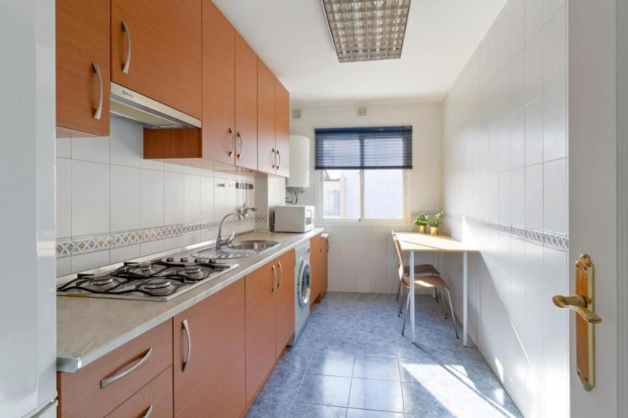 Apartamento Luminoso Cuarteles Apartment Малага Екстериор снимка